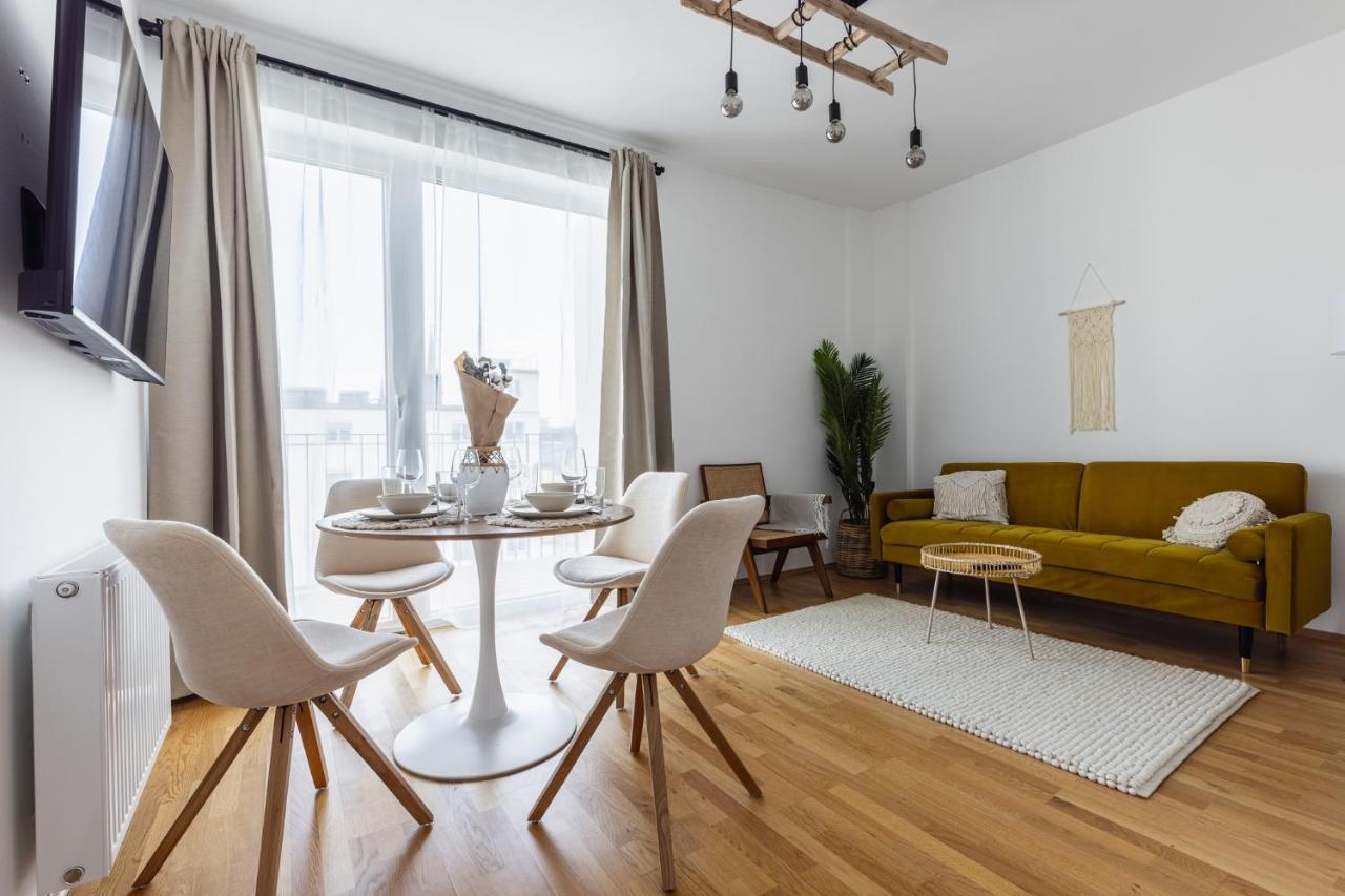 Apartment Bright Stylish With A Balcony In A Location Wien