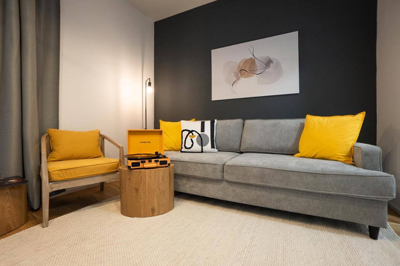 Bright Stylish With A Balcony In A Location Wien